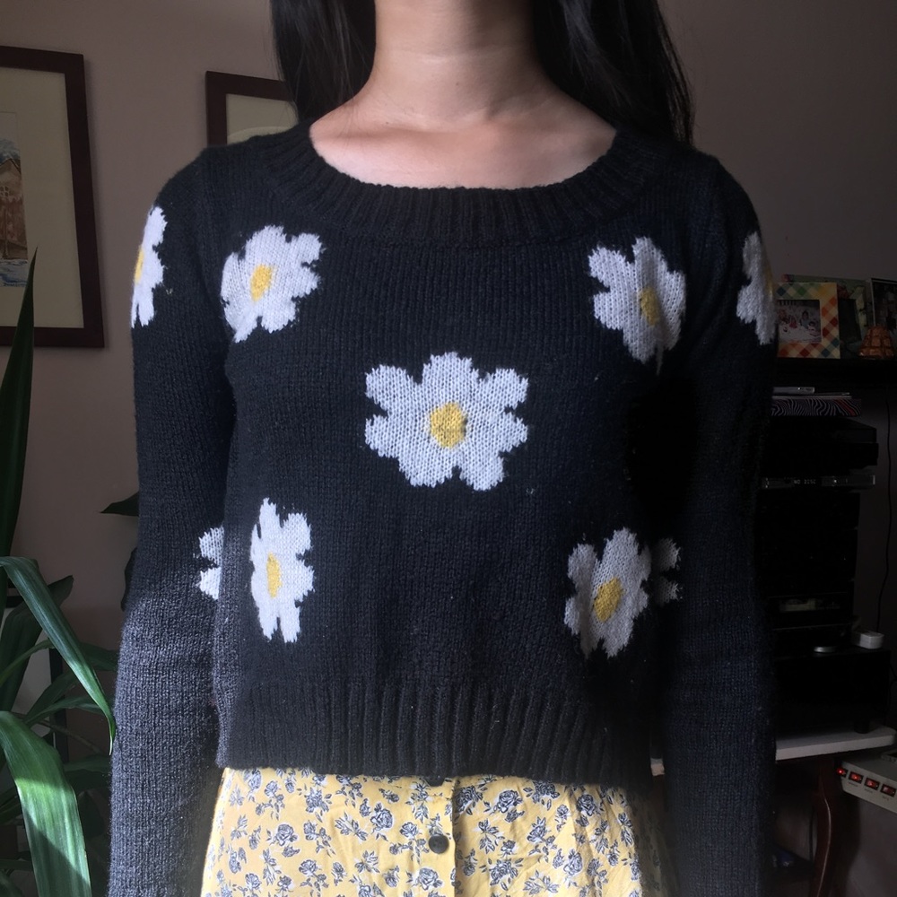 Early 2000s Delia’s Knit Daisy Allover Crop Sweater - Sweet & Retro!